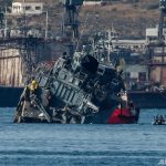 【ニュース】【画像有】ギリシャ海軍の船、貨物船に撃破されてしまう