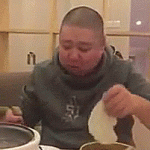 【VIP・なんｊ】【悲報】中国人、餃子を茹でて食べてしまう…